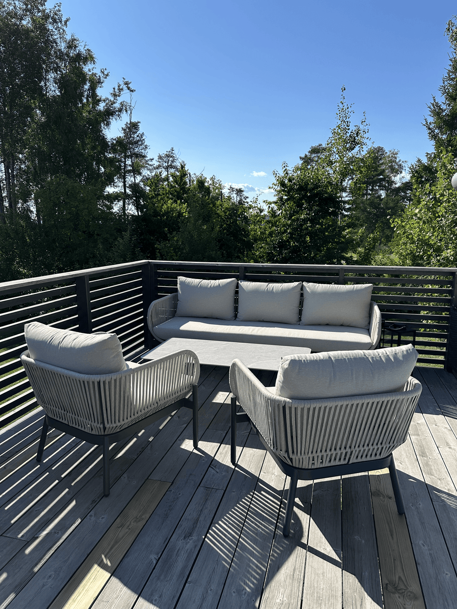 SISTE REST,  ALT SKAL UT.. Solglimt, sort/beige. 